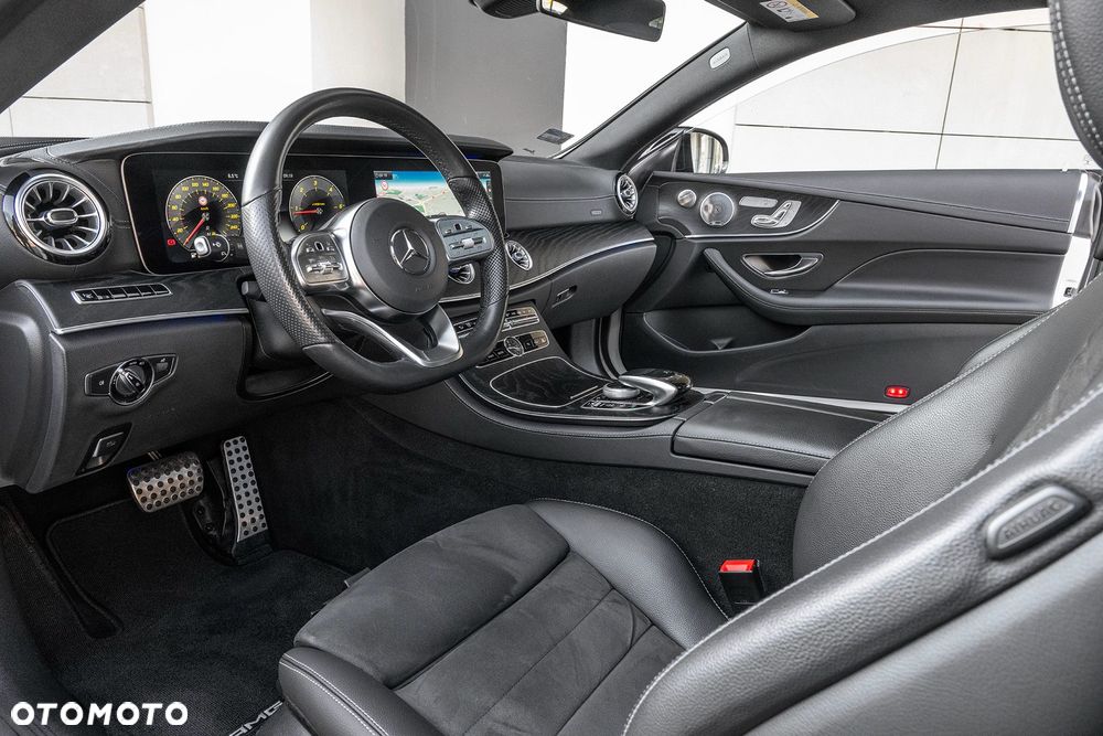 Mercedes-Benz Klasa E 220 d 4-Matic 9G-TRONIC - 15