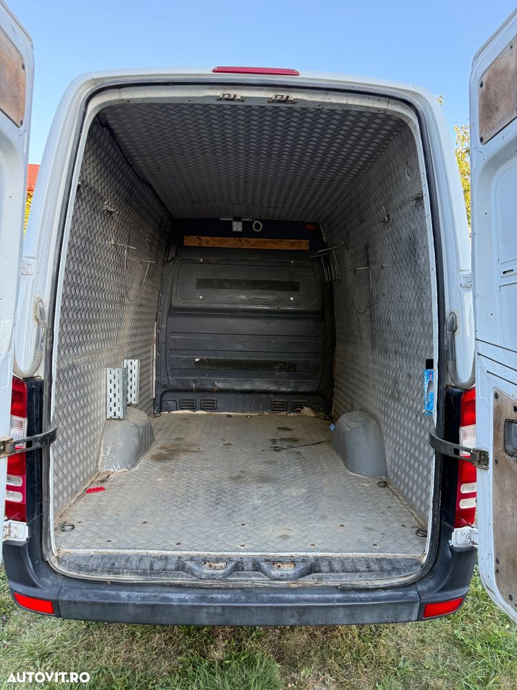 Mercedes-Benz Sprinter - 15