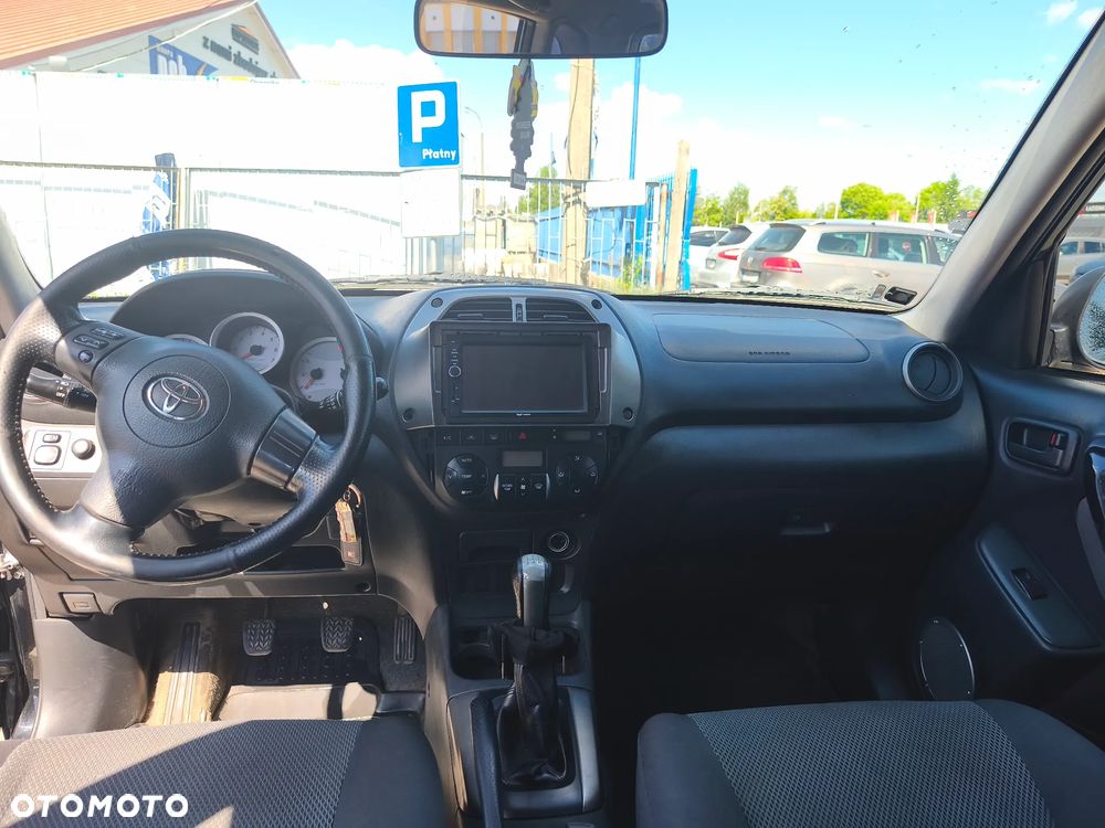 Toyota RAV4 2.0 D-4D 4x4 - 12