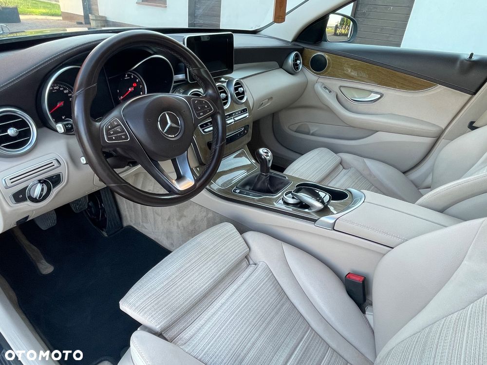 Mercedes-Benz Klasa C 180 Exclusive - 13