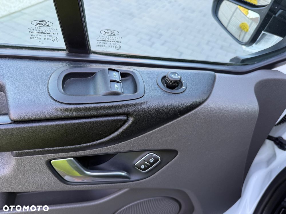 Ford Transit Custom 310 L2H1 Limited - 12