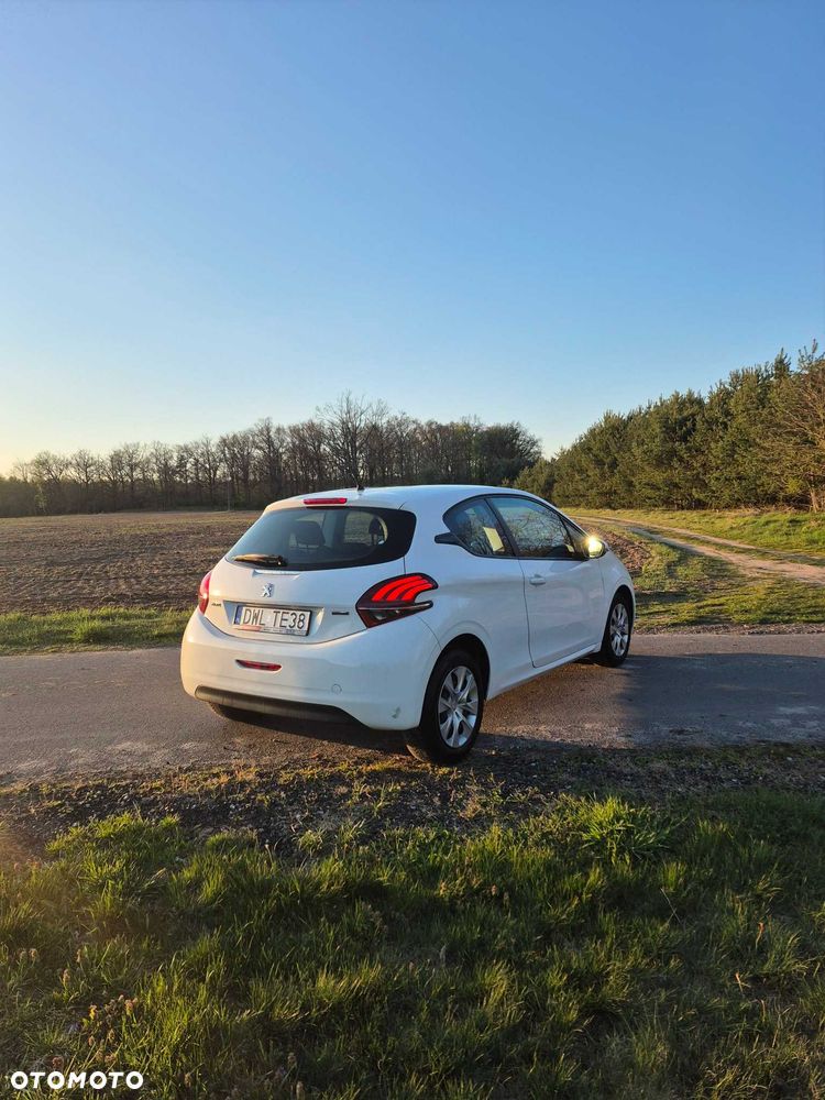 Peugeot 208 - 3