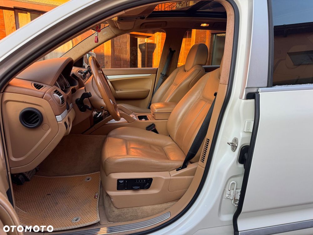 Porsche Cayenne - 13