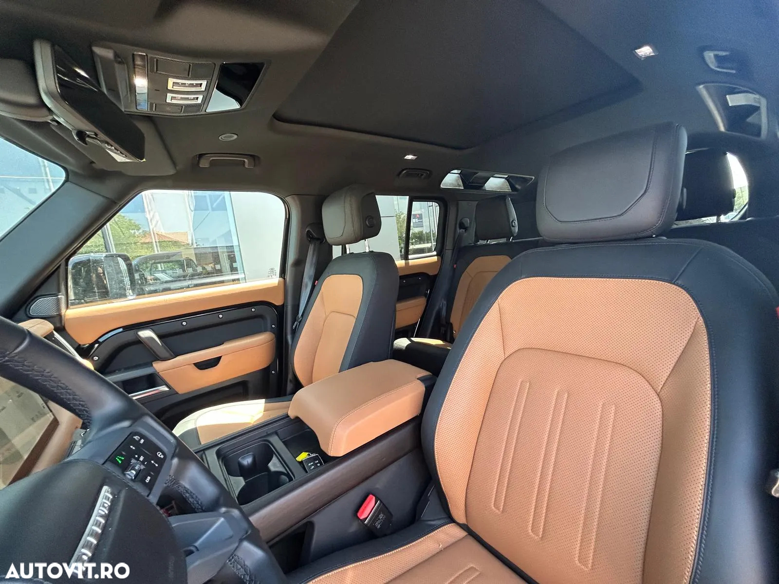 Land Rover Defender - 12