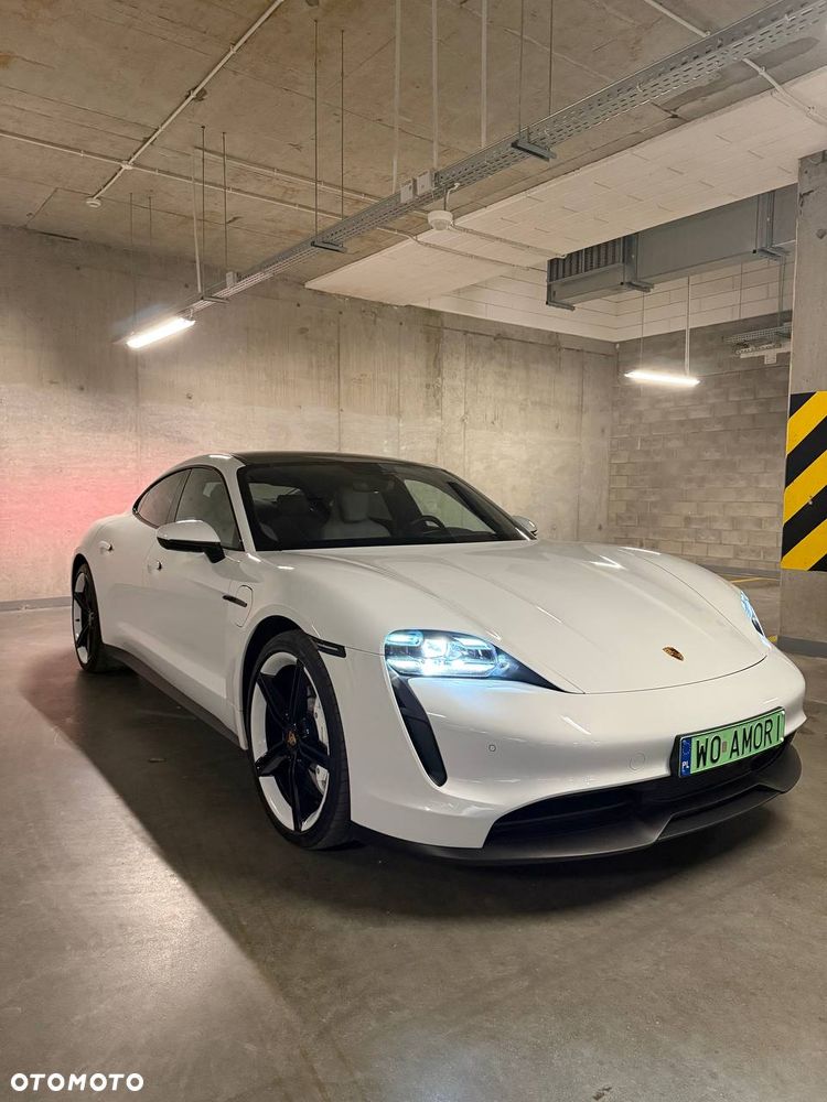 Porsche Taycan - 1