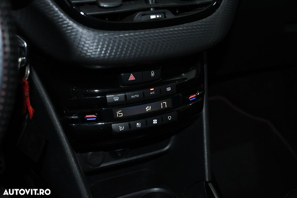 Peugeot 2008 1.2 PureTech Turbo EAT6 S&S GT-Line - 12
