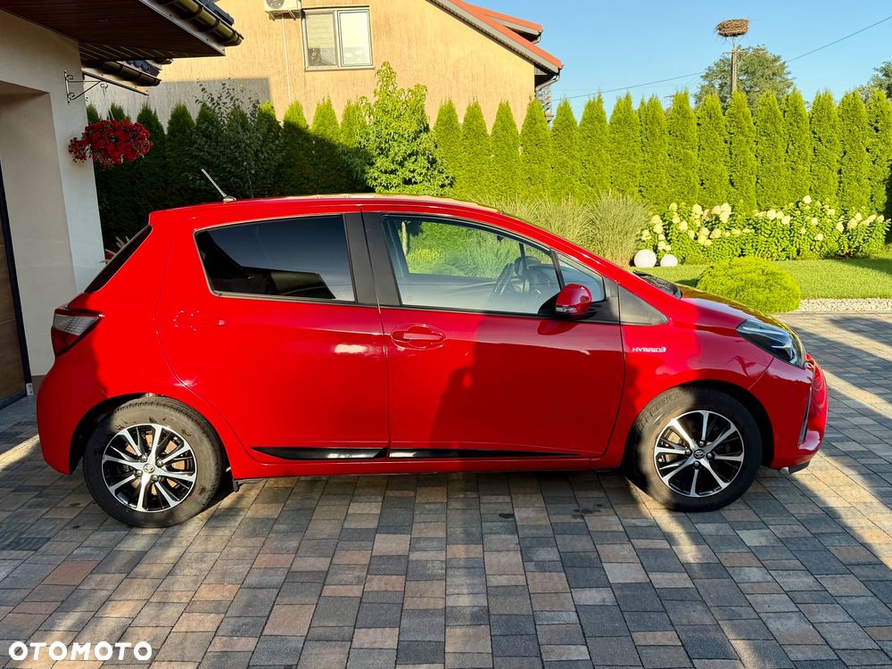 Toyota Yaris Hybrid 100 Sol - 6