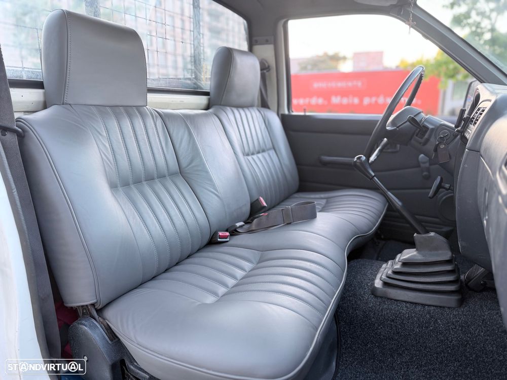 Nissan Pick Up 2.5 D - 10