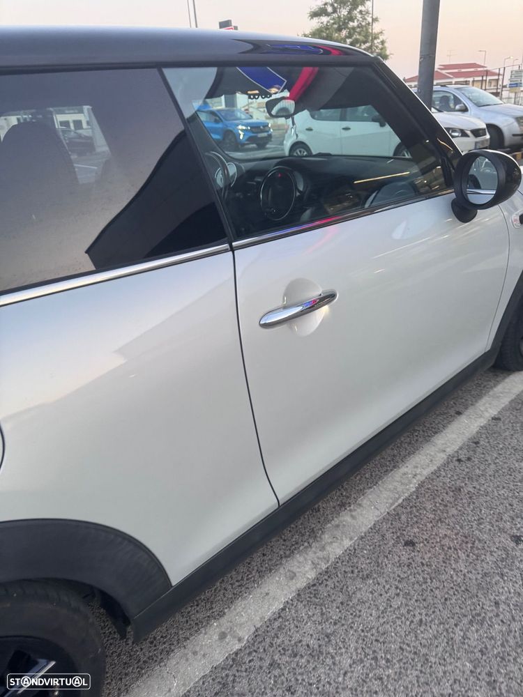 MINI 3 Portas Cooper D Auto - 9