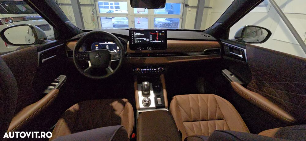 Mitsubishi Outlander - 17