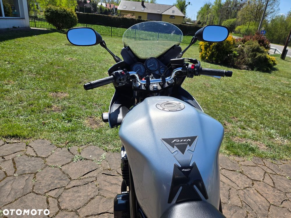 Yamaha FZS - 12