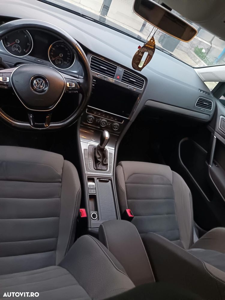 Volkswagen Golf - 9
