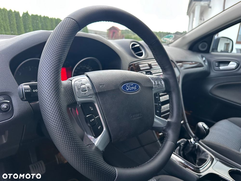 Ford Mondeo 1.8 TDCi Ghia - 19