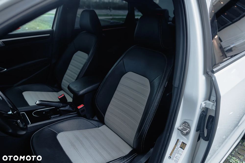 Volkswagen Passat - 29