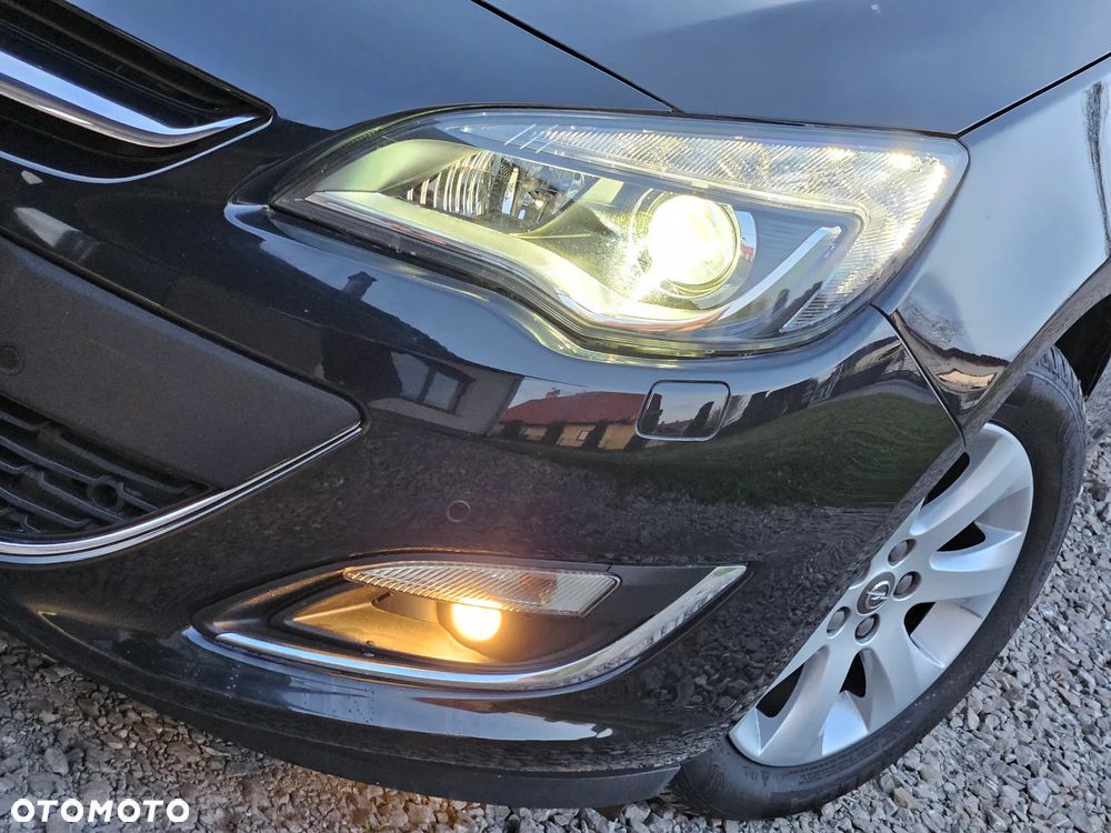 Opel Astra 1.4 T Essentia - 17