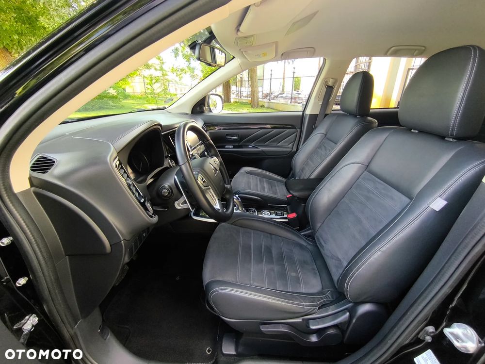 Mitsubishi Outlander 2.0 4WD Plus - 20