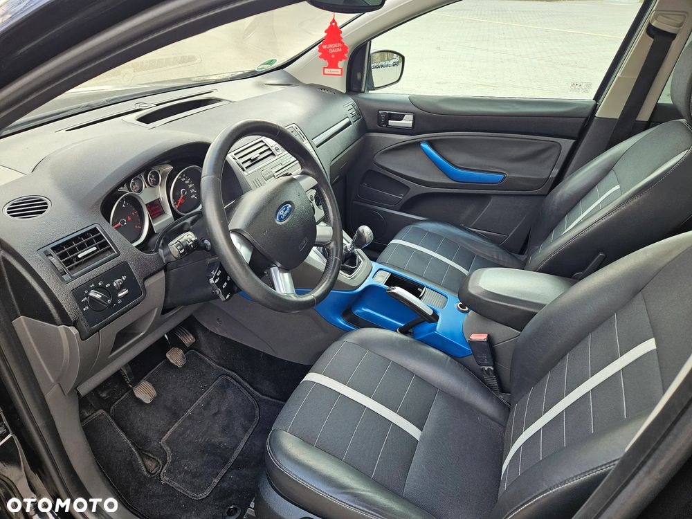 Ford Kuga 2.0 TDCi 2x4 Titanium - 8