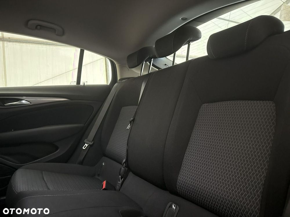 Opel Insignia - 19