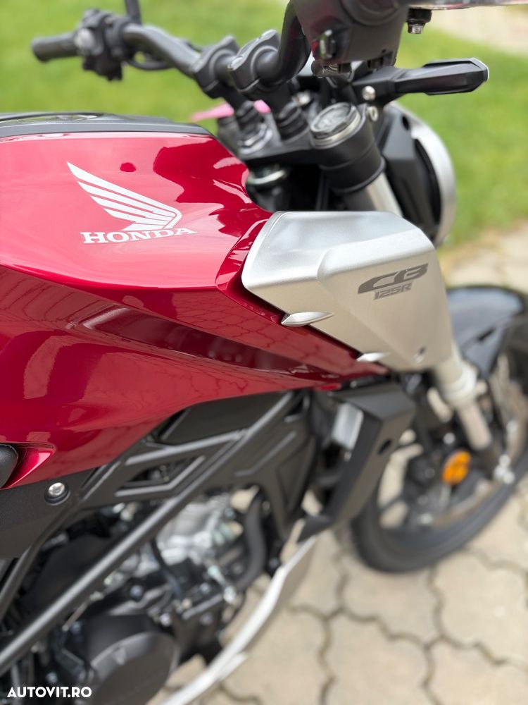 Honda CB 125R - 8
