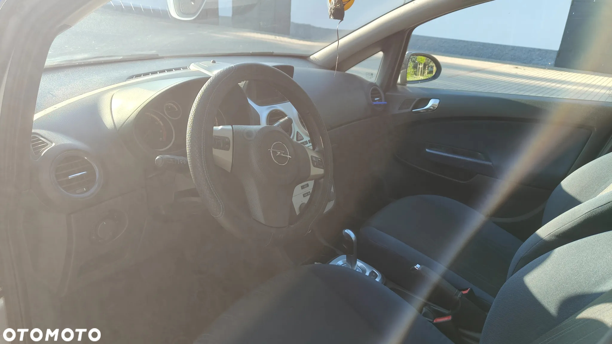 Opel Corsa 1.2 16V Sport EasyTronic - 9