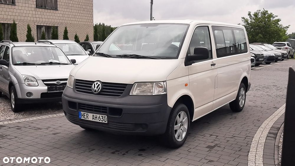 Volkswagen Caravelle - 2
