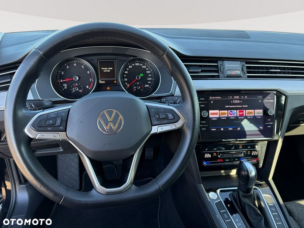 Volkswagen Passat - 13