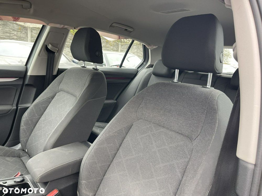 Volkswagen Golf 1.5 eTSI OPF DSG Life - 14