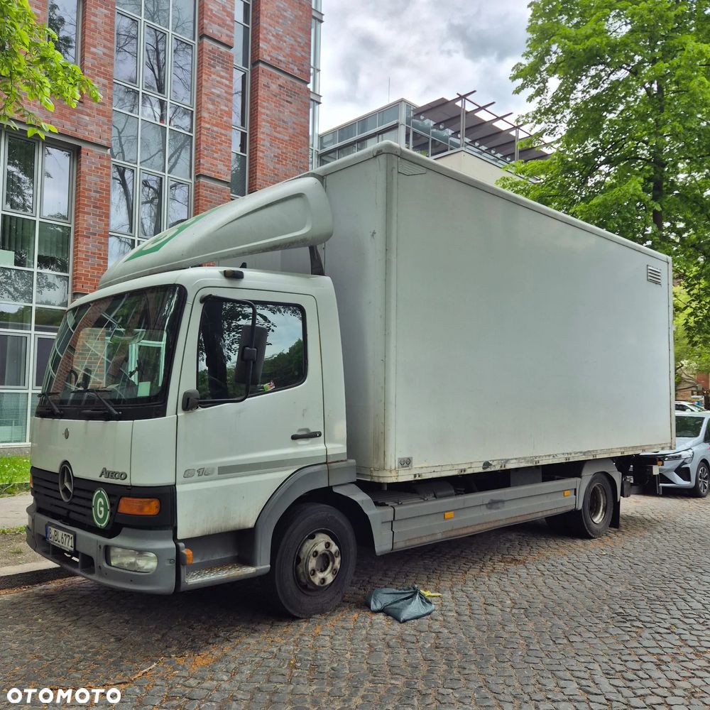 Mercedes-Benz 815 - 1