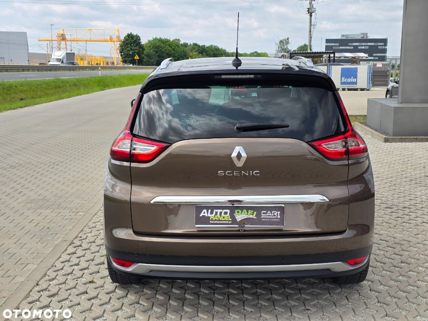 Renault Grand Scenic - 36