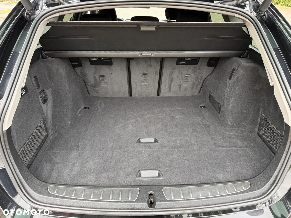 BMW Seria 3 318d Edition M Sport Shadow - 27