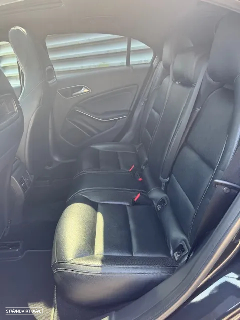 Mercedes-Benz A 200 d 8G-DCT AMG Line - 12