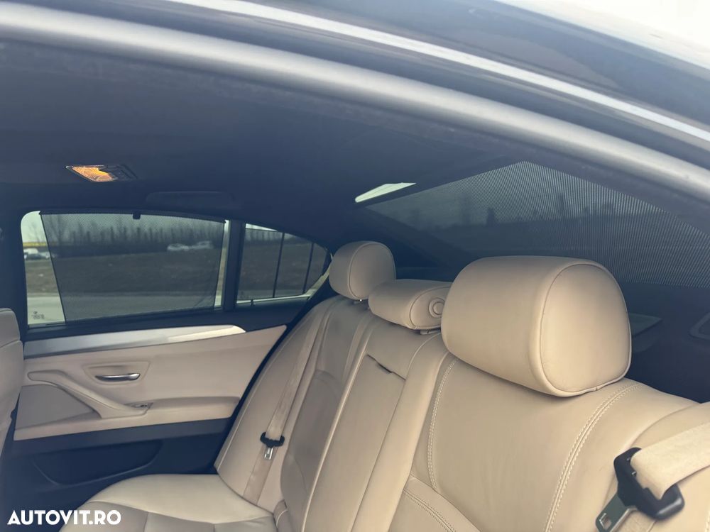 BMW Seria 5 525d Sport-Aut. Luxury Line - 33