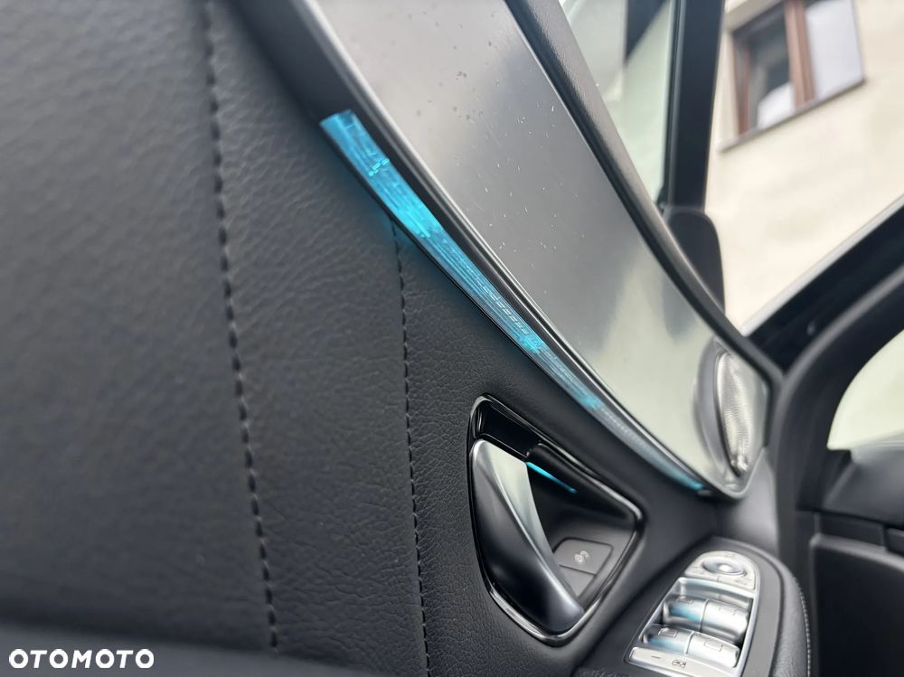 Mercedes-Benz GLC - 27