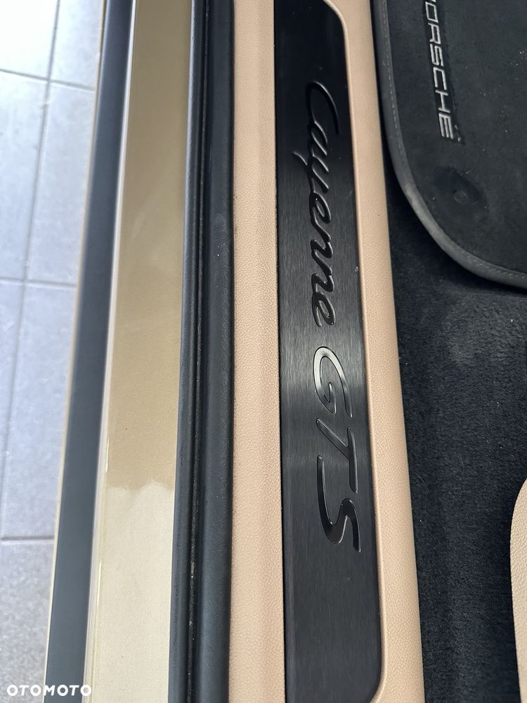 Porsche Cayenne - 11