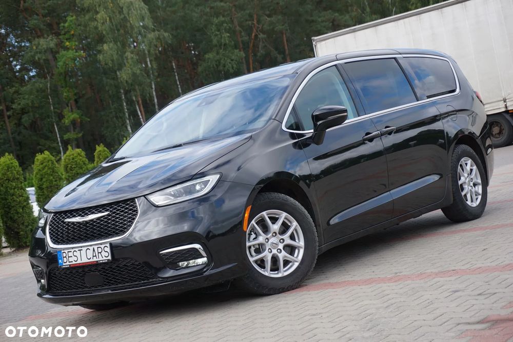 Chrysler Pacifica - 12