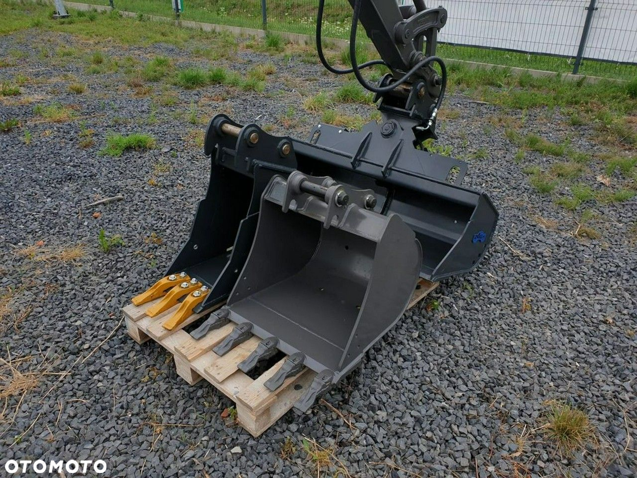 Volvo ECR40F KLIMATYZACJA NOWA DOSTĘPNA OD RĘKI, SZYBKOZŁĄCZE, DŁUGIE RAMIĘ, OBRÓT W OBRYSIE, ŁYŻKI: 300, 600, 1200MM SKARPOWA HYDRAULICZNA STEROWANA Z JOYSTICKA - 30