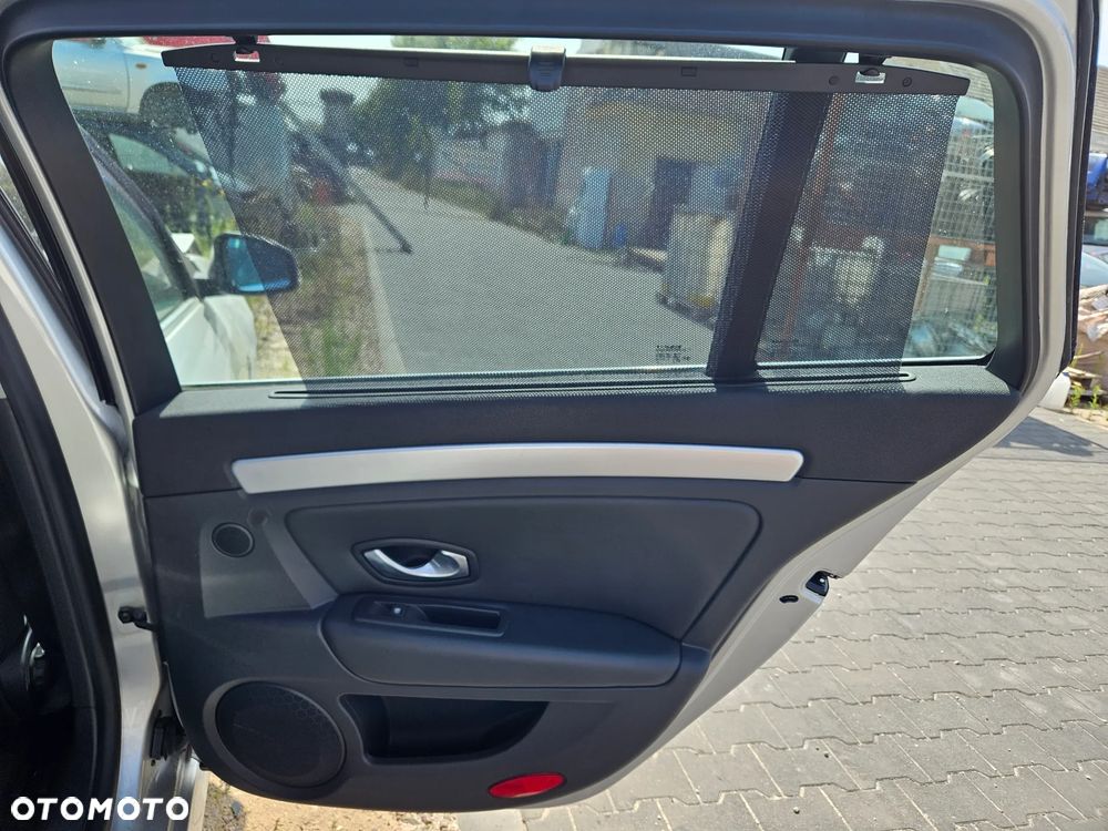 Tapicerka boczek drzwi lewy prawy przód tył Renault Laguna 3 III kombi 2009r Europa - 3