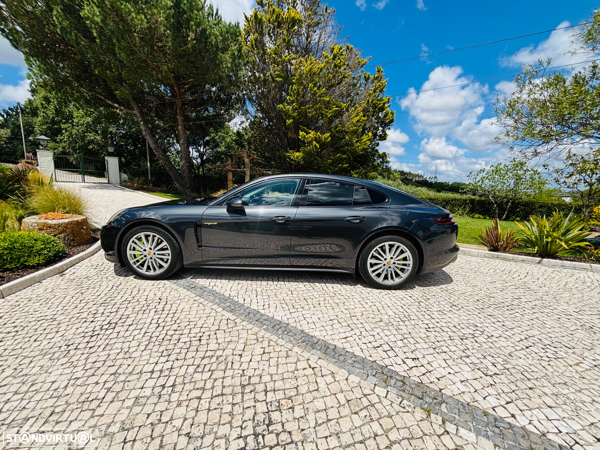 Porsche Panamera 4 E-Hybrid - 17