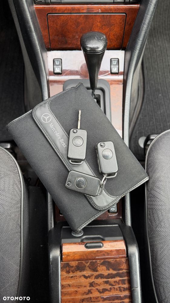Mercedes-Benz W124 (1984-1993) - 38