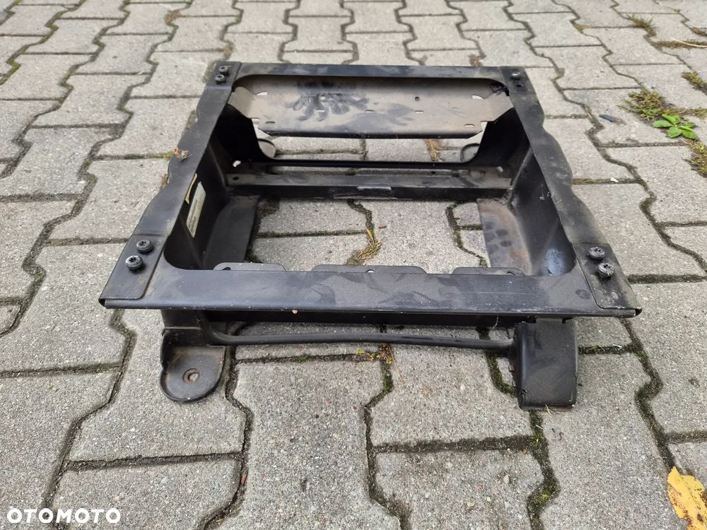 PODSTAWA FOTELA PRIMASTAR TRAFIC VIVARO 01-14 - 3