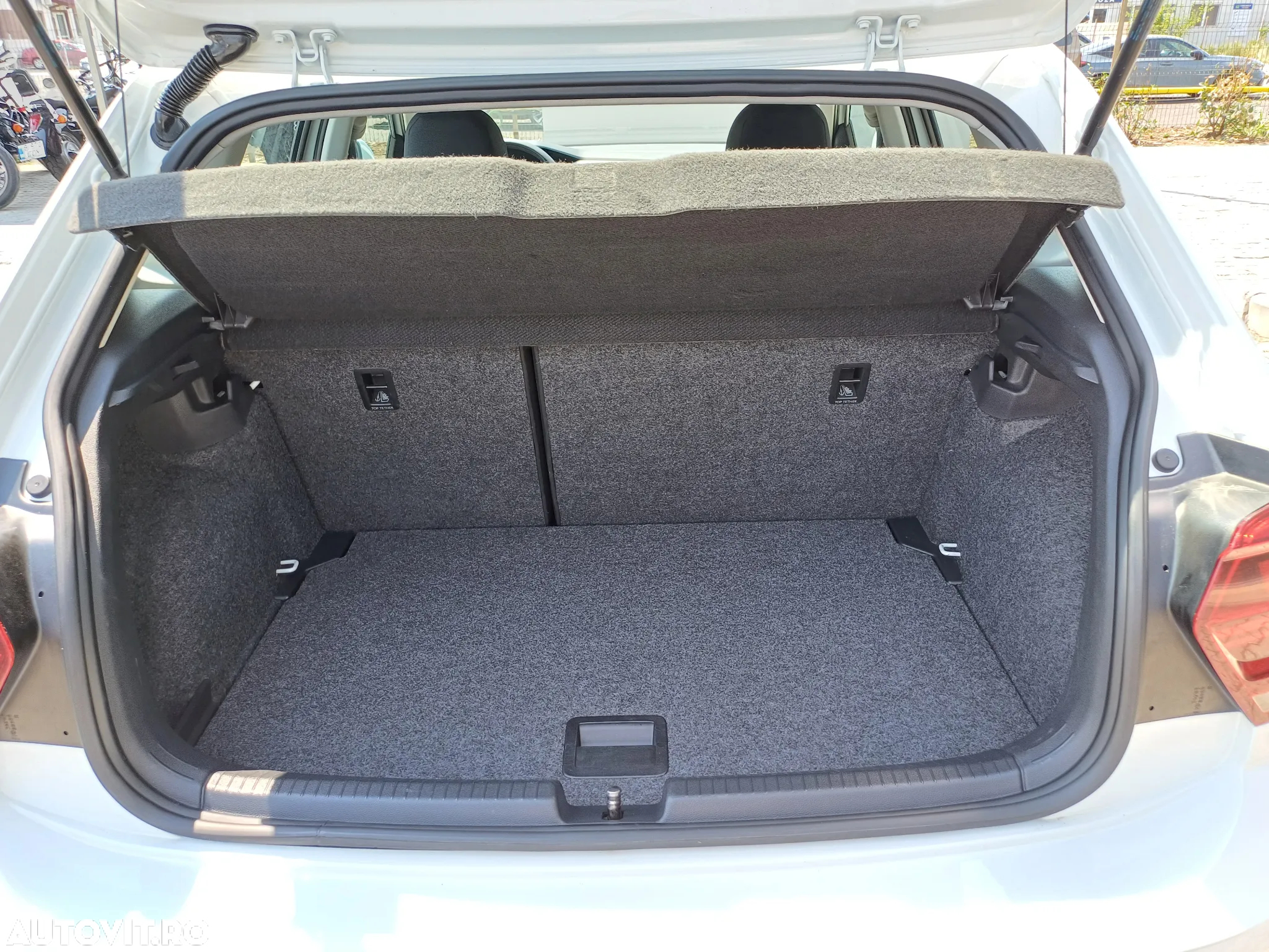 Volkswagen Polo 1.6 TDI Comfortline - 6
