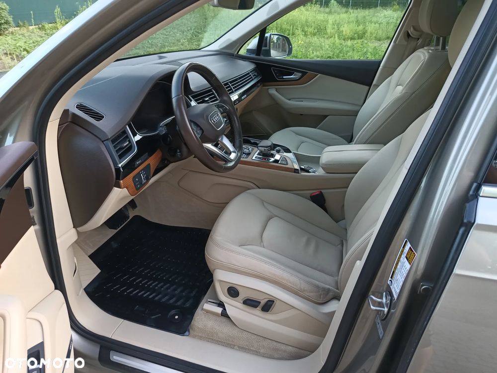 Audi Q7 3.0 TFSI Quattro Tiptronic - 17