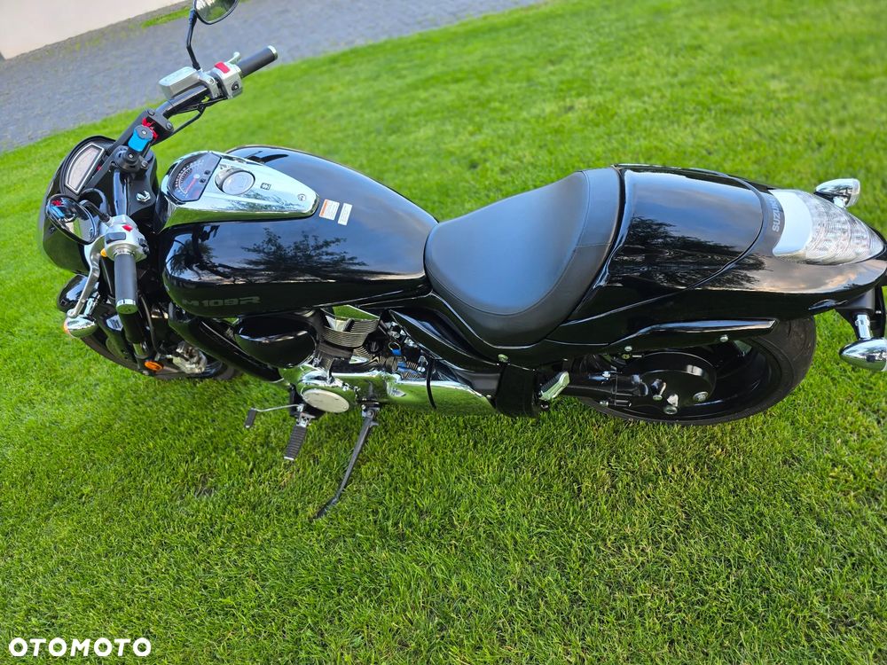 Suzuki Boulevard - 23