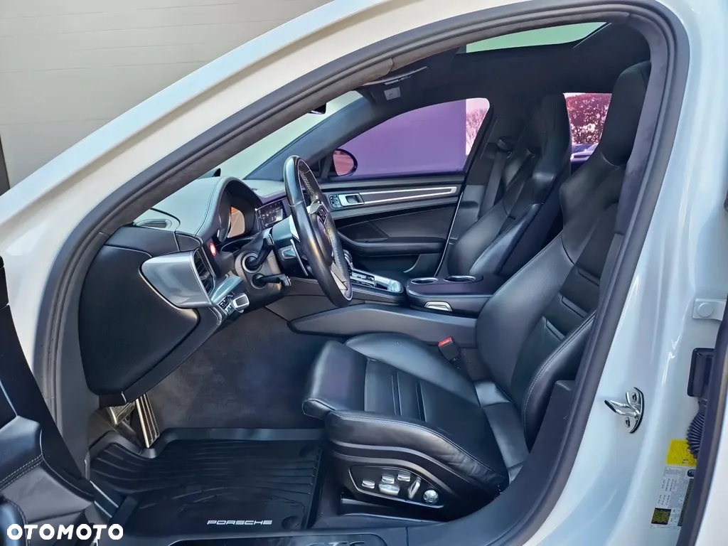 Porsche Panamera GTS - 8