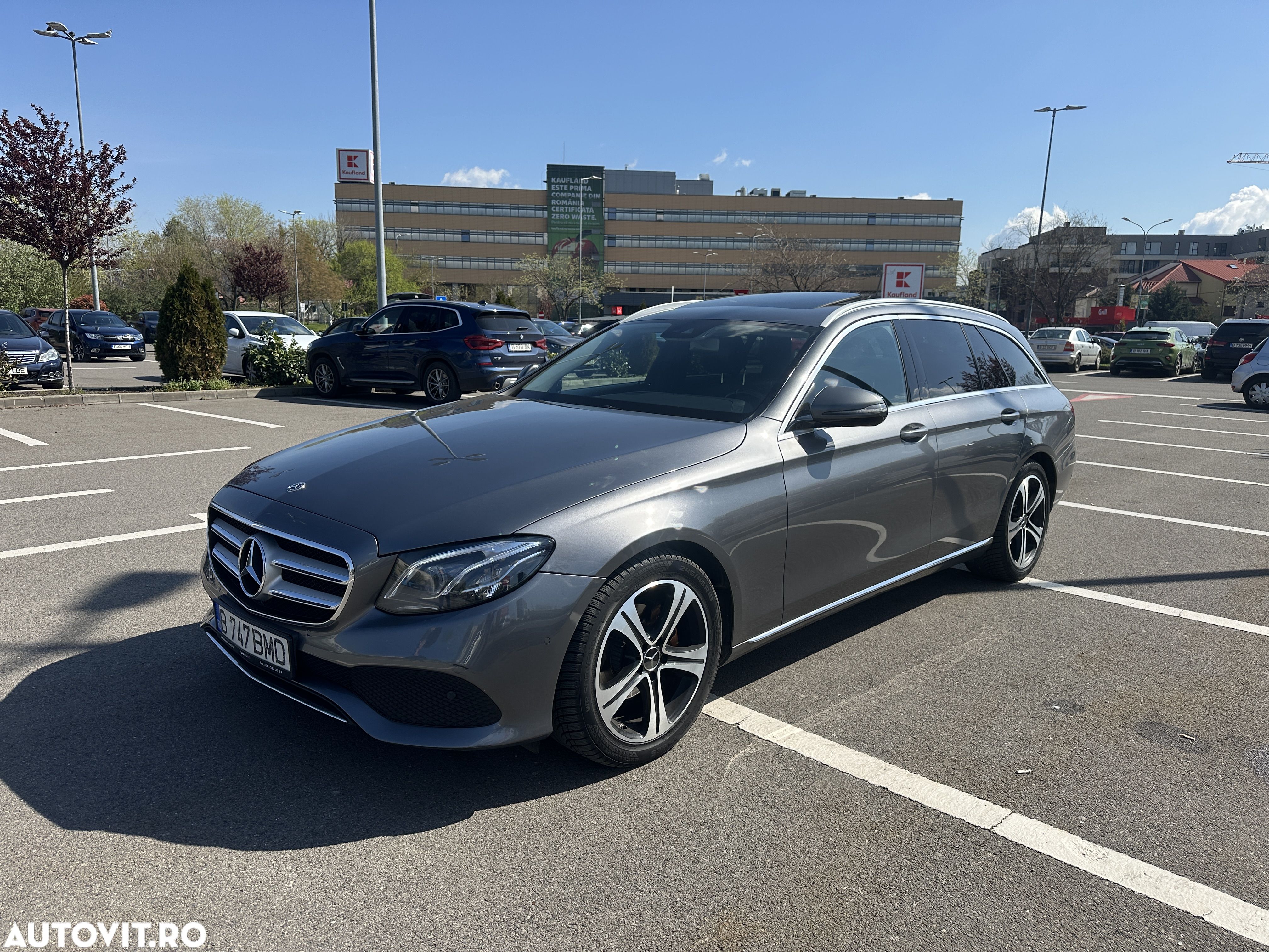 Mercedes-Benz E 220 d T-Modell Aut. - 1
