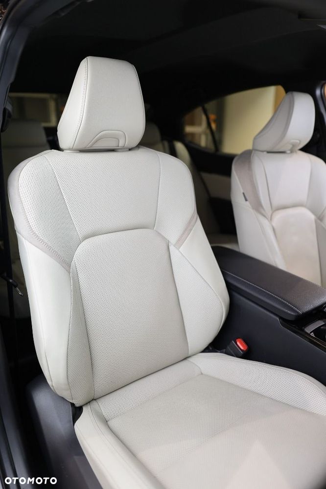 Toyota Camry - 13