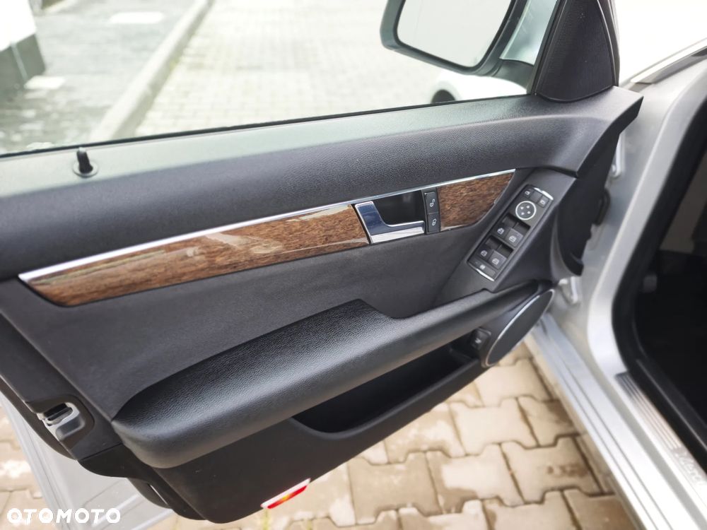 Mercedes-Benz Klasa C 200 Kompressor Elegance - 10