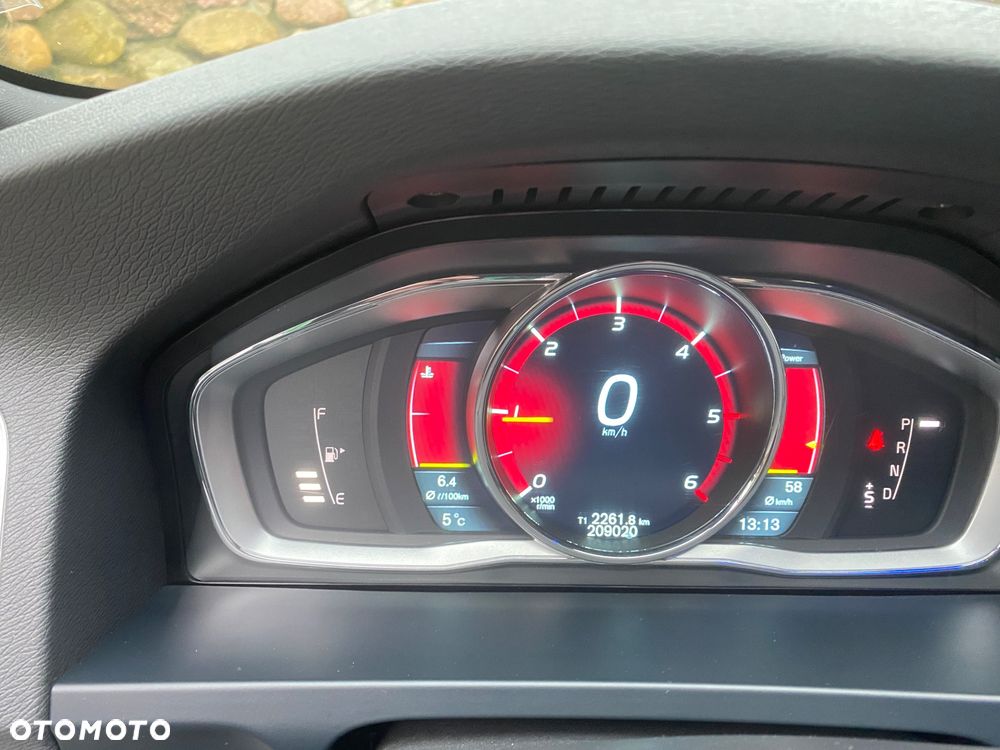Volvo V60 D4 Geartronic Momentum - 18