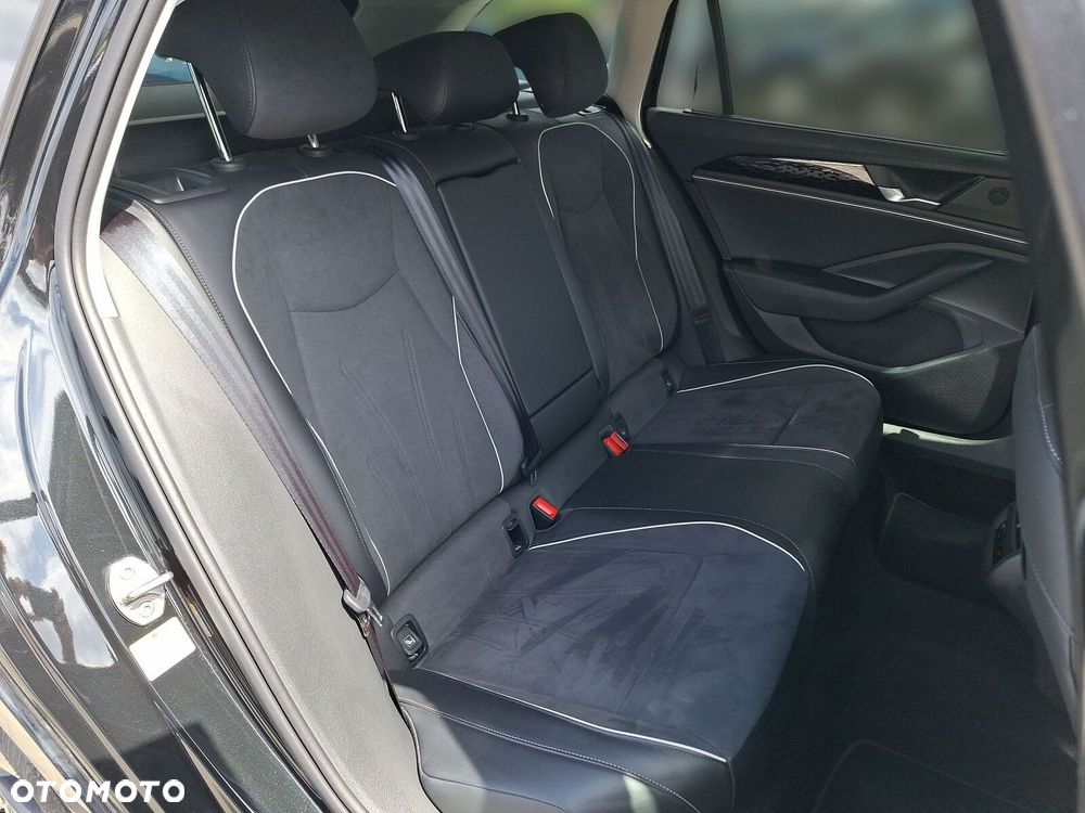 Volkswagen Passat - 15
