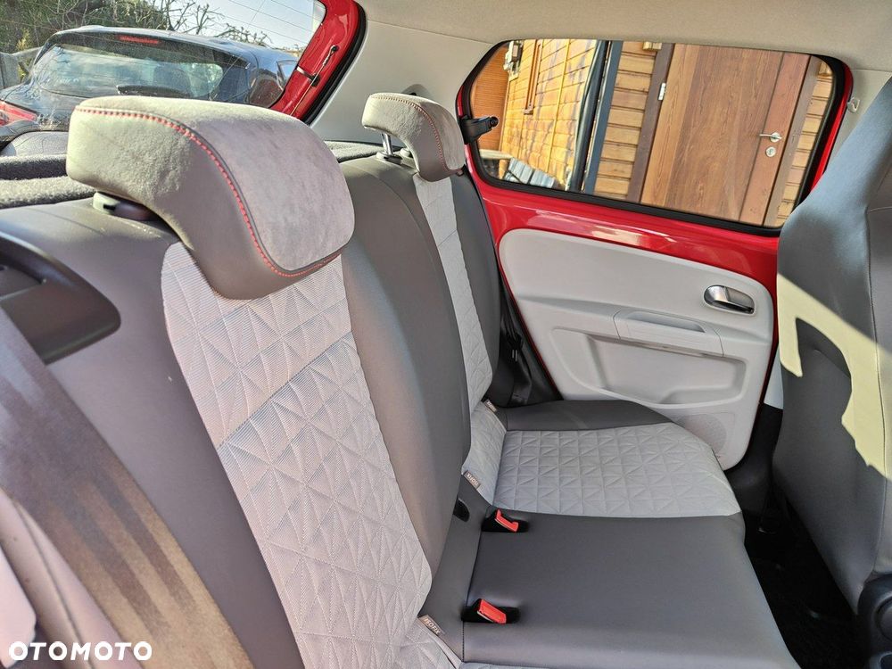 Volkswagen up! 1.0 Beats - 21